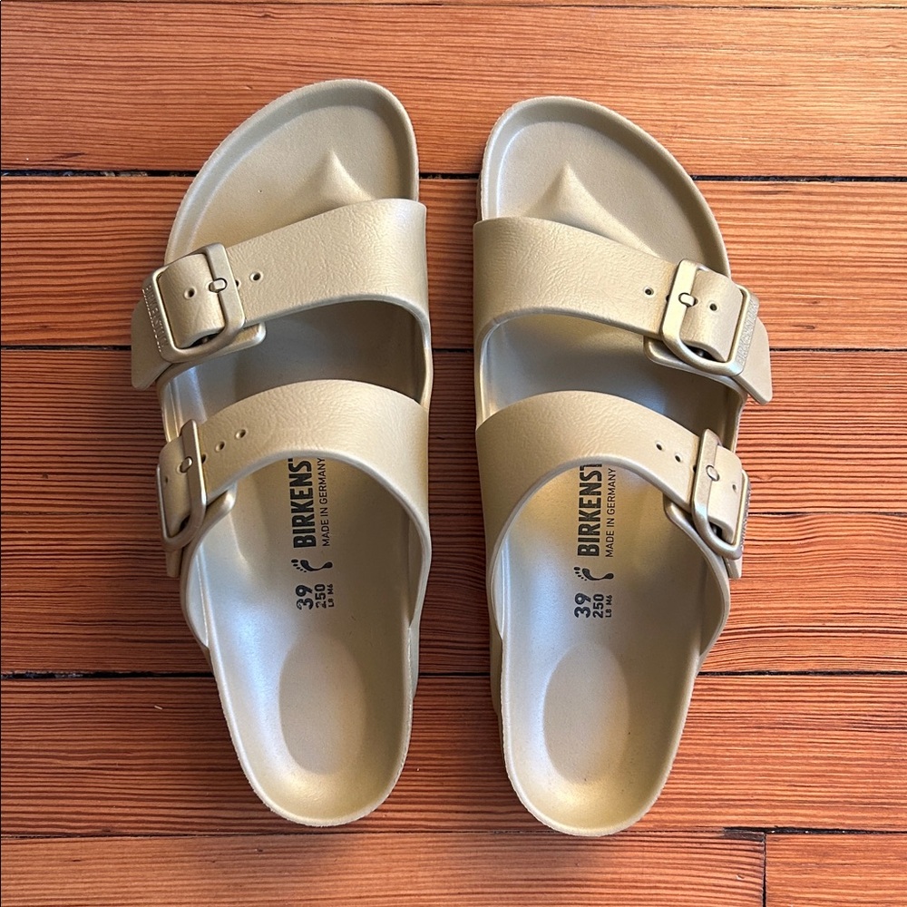Birkenstock Sandals - Gold